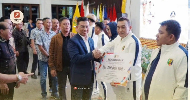 PEMBERIAN PENGHARGAAN, PEMBINAAN ATLET DAN PELATIH PERAIH MEDALI PADA PON XXXI/2024 ACEH-SUMATERA UTARA